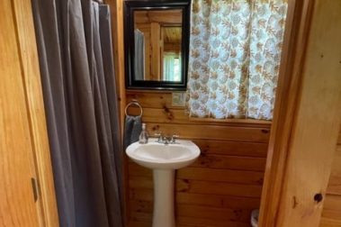Log Cabin bathroom